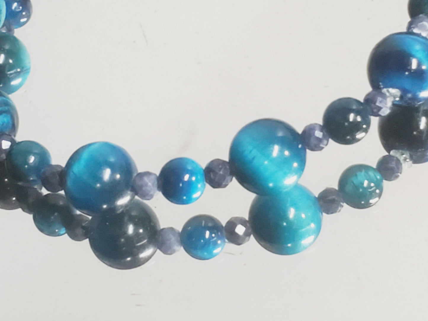 8 1/4" BLUE-TIGERS-EYE W/ SAPPHIRE StretchBraclet